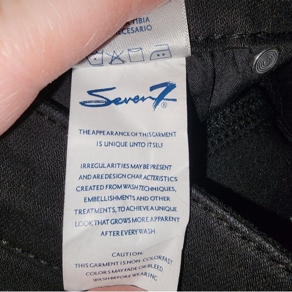 Seven7 Black Super Soft Stretch Rolled Cuff Sunset Bermuda Shorts Size 8 - Picture 11 of 11